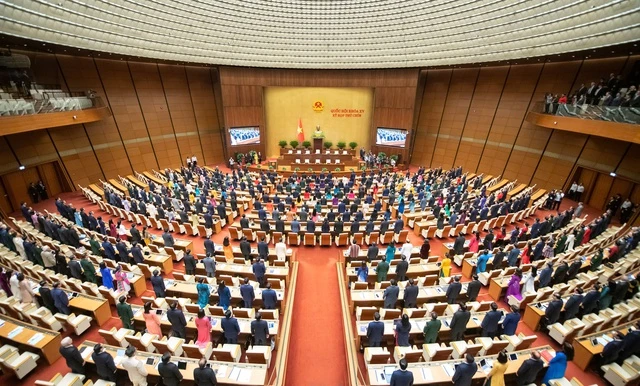 &#8220;Nhiều cán bộ đã tự nguyện hy sinh quyền lợi vì sự phát triển của đất nước&#8221;